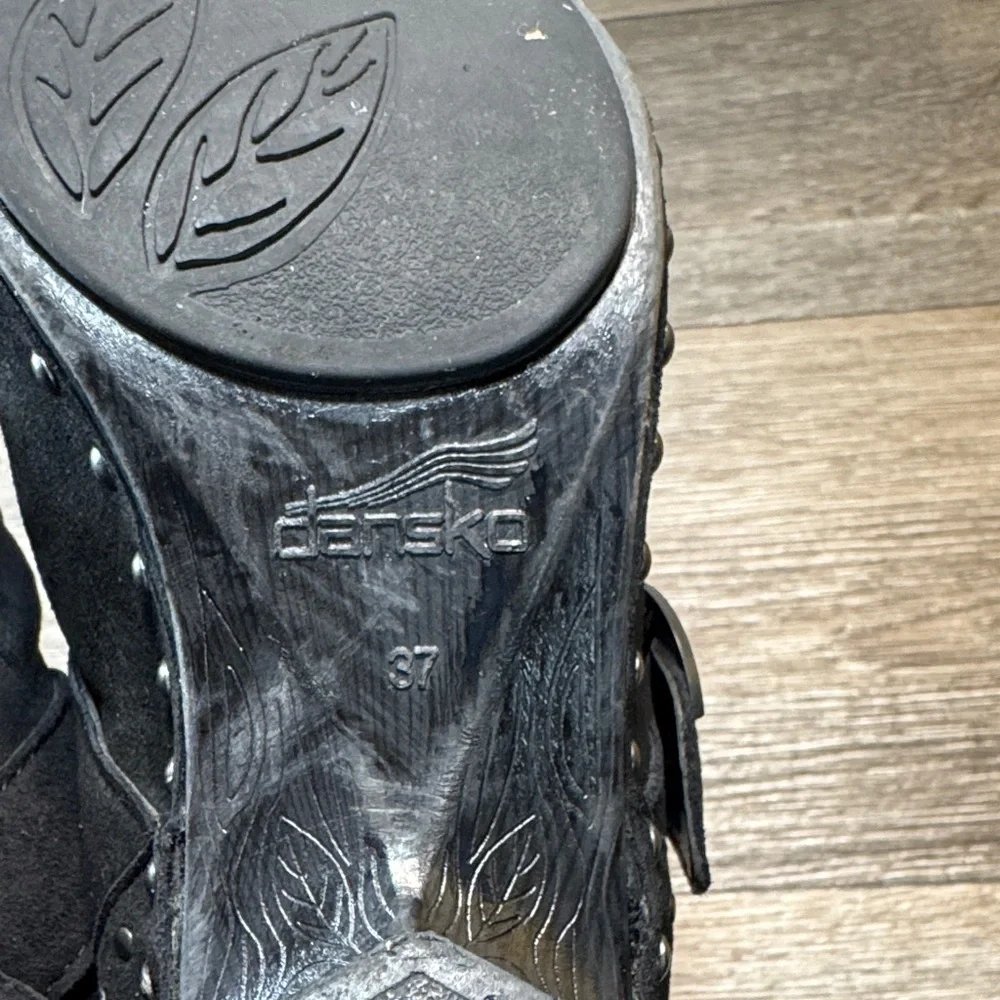 Dansko Black Ankle Boots with Studded Detail woman’s 37 (s106)
